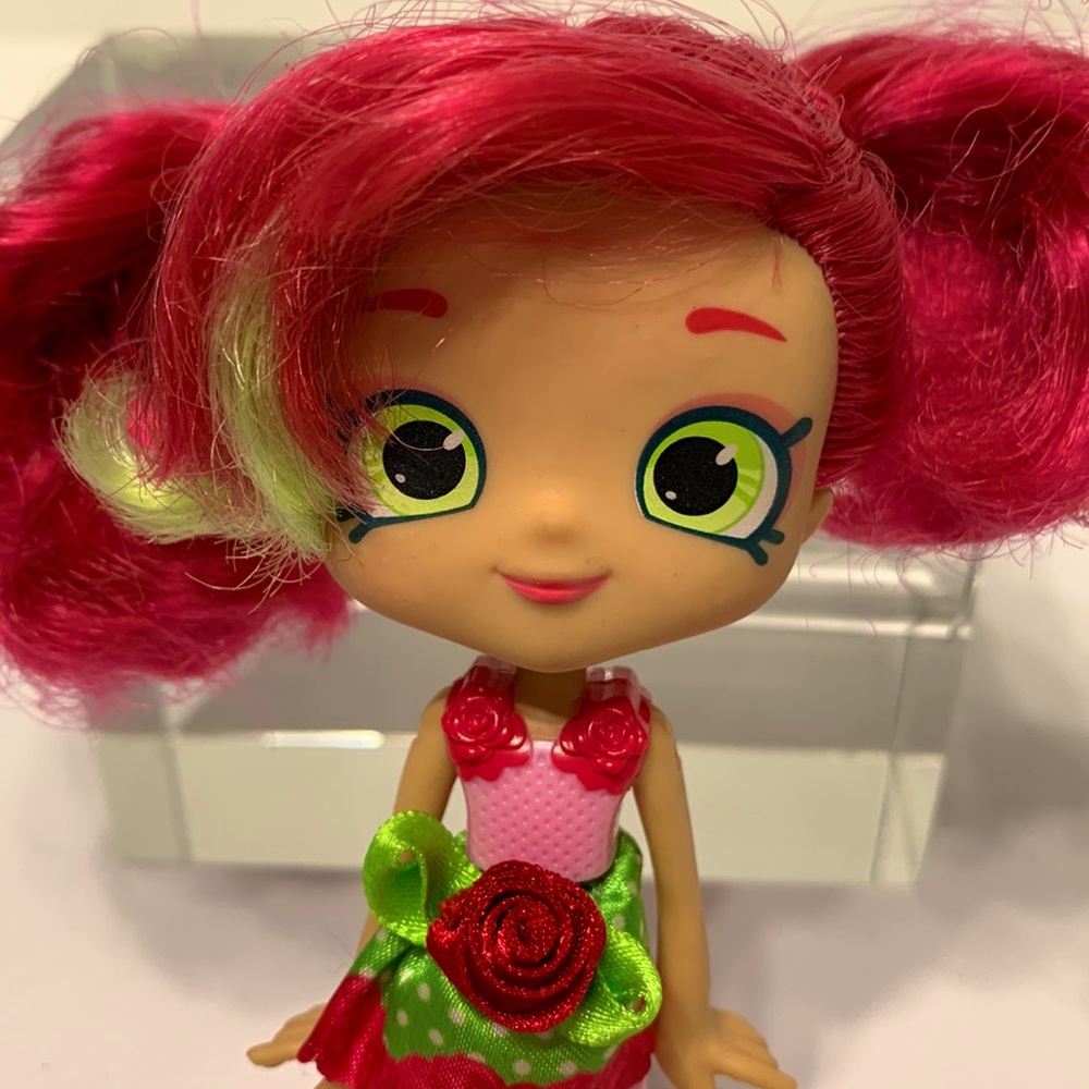 Rosie Bloom doll shopkins